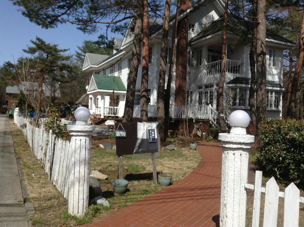 Petit Hotel And Restaurant Air Mail Hakuba Buitenkant foto
